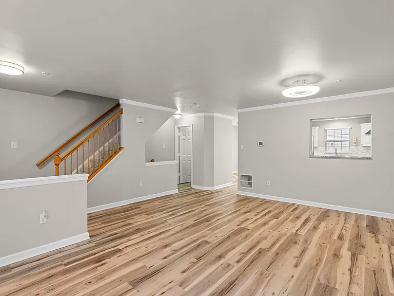 9745 Bon Haven Ln — Photo 2