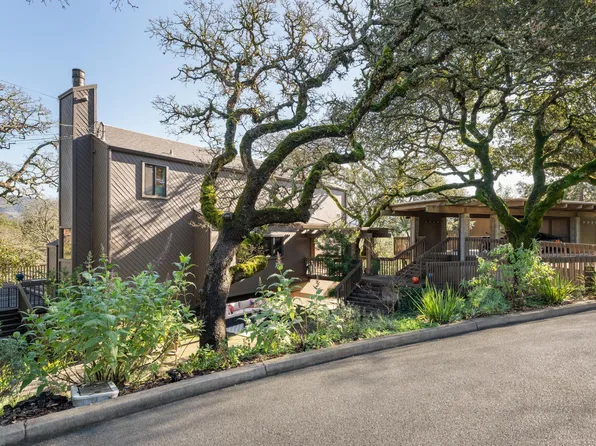14 Oak Grove Way, Napa, CA 94559
