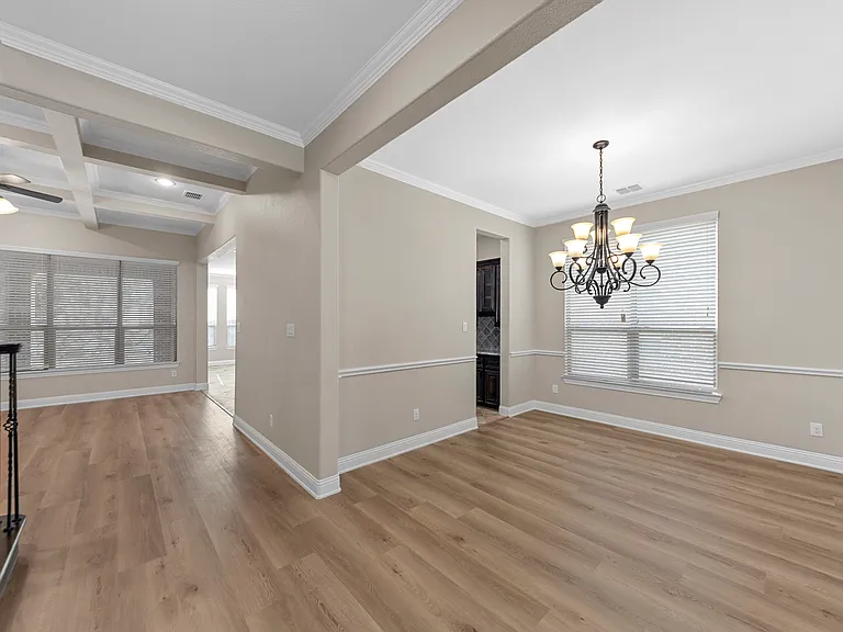 1213 Lewiston Dr — Photo 13