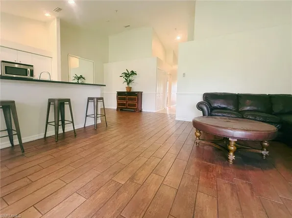 21301 Lancaster Run Unit 822, Estero, FL 33928