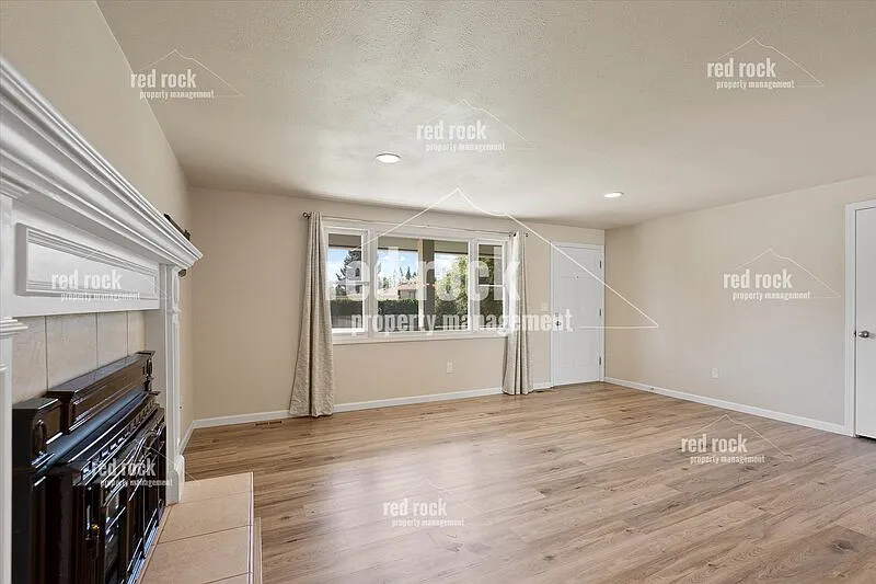 5 bed, 3.0 bath, 2268 sqft, $2,800 — Photo 4
