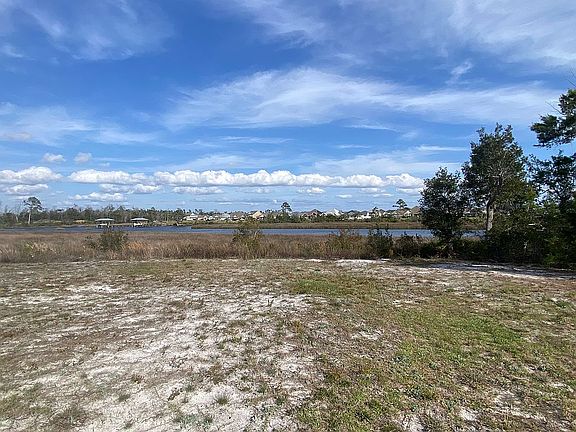 4th image of 409 Meadowview Ter