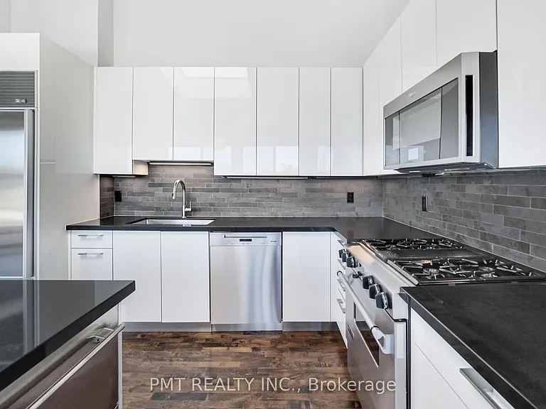 676 Richmond St W #210 — Photo 22