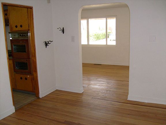 Dinning rm to ktch & front