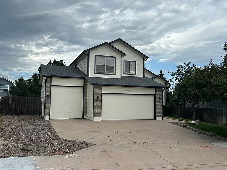 7955 Manston Dr — Photo 1