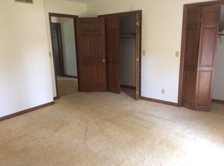 1555 March Ln, Henderson, KY 42420