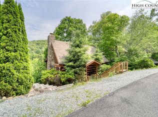 247 Streamside Ln, Banner Elk, NC 28604
