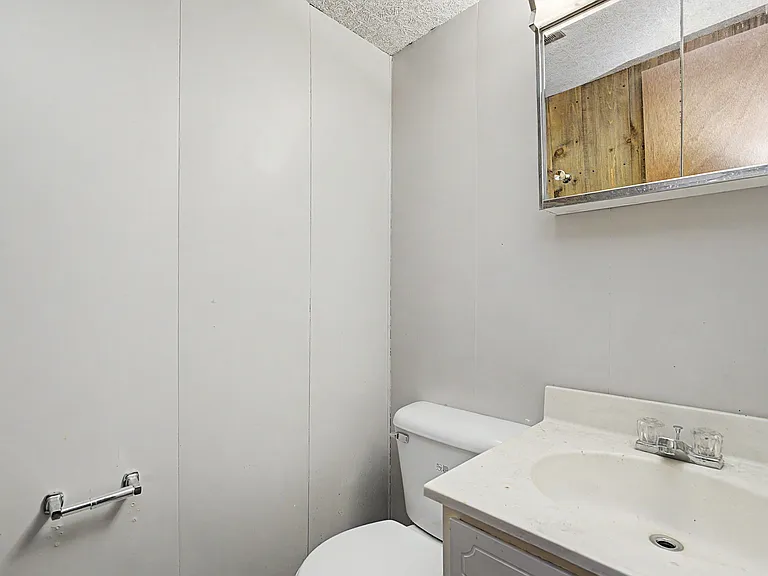 1406 Old Town Ct — Photo 37