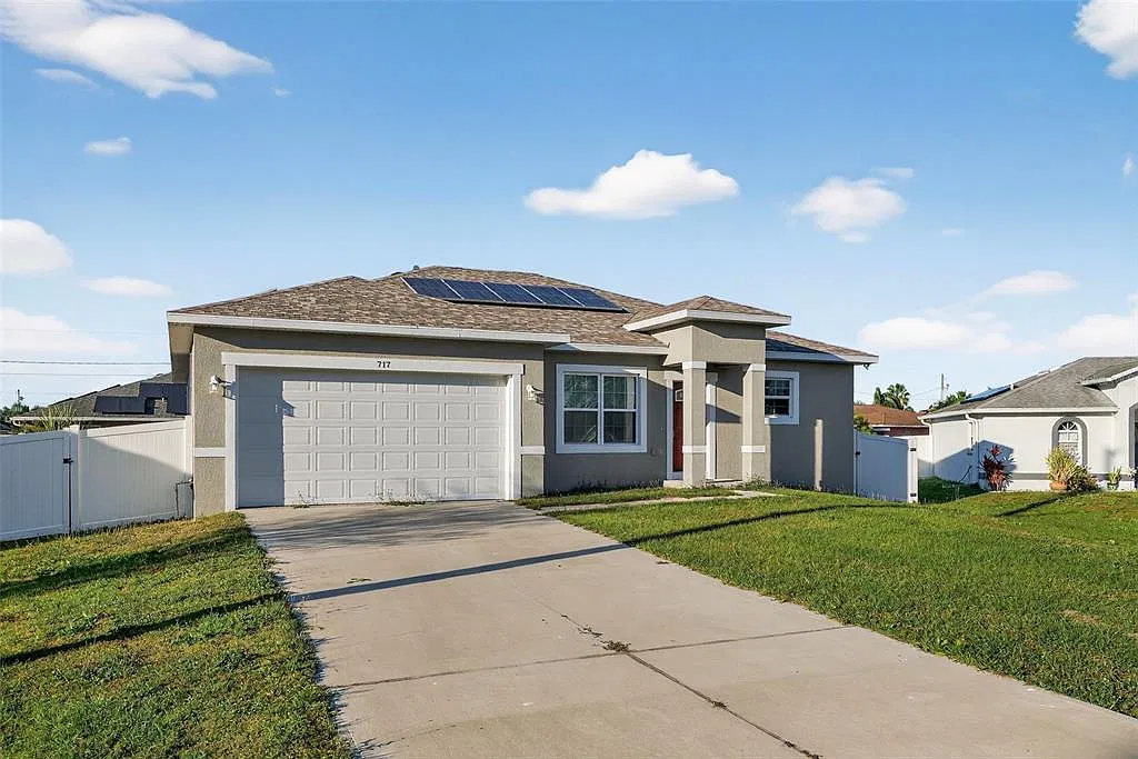 3 bed, 2.0 bath, 1632 sqft, $1,800 — Photo 2