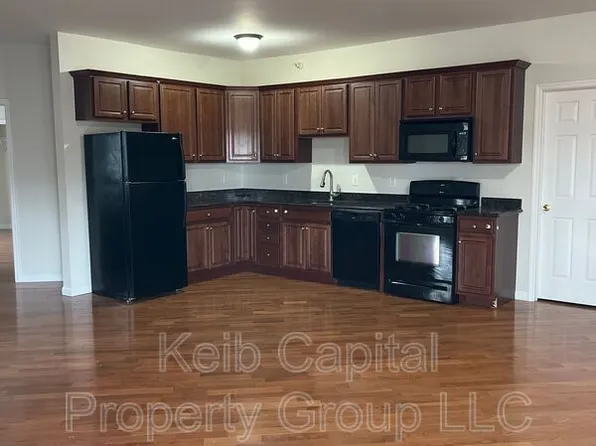 130 Warren St APT 2B, Glens Falls, NY 12801