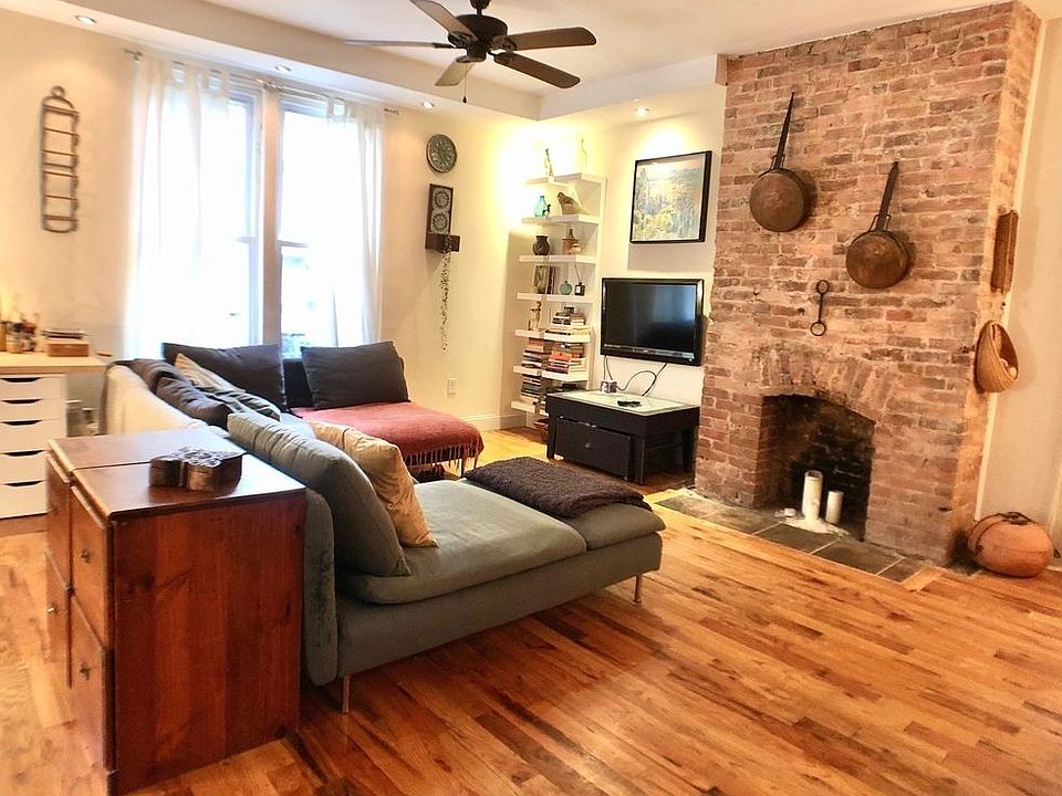 1st image of 54 Hawthorne St #2