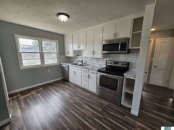 5th image of 5531 Saylor St