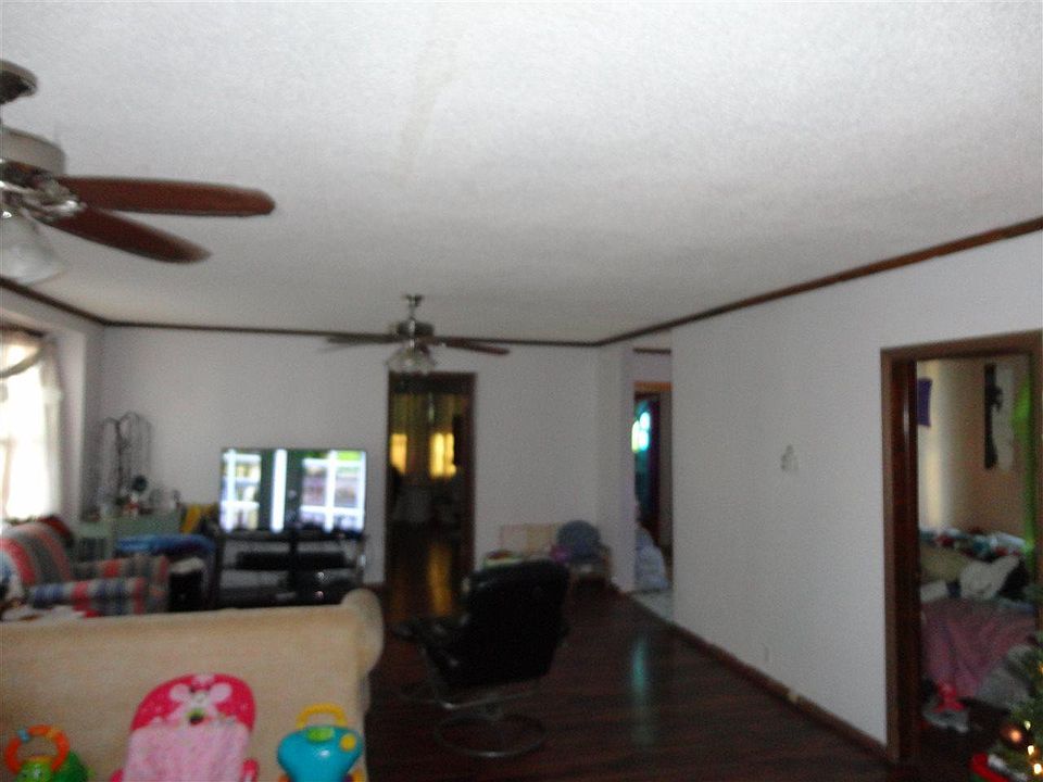 2nd image of 232 3rd Ave S
