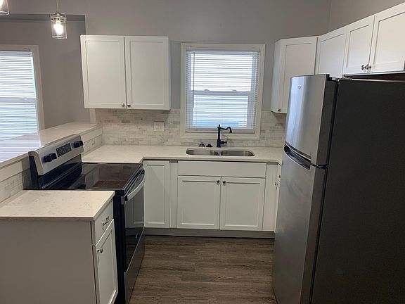 2nd image of 2830 Central Ave #2830