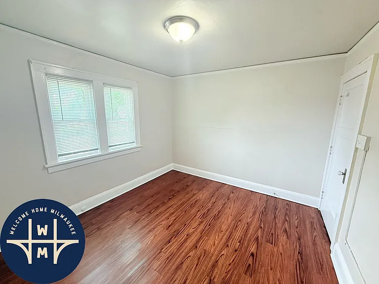 221 W Ring St — Photo 9