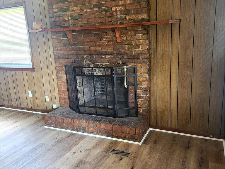 118 Lockwood Dr — Photo 9