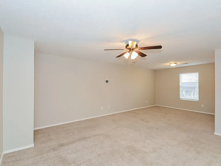 2653 Sutherland Dr — Photo 9