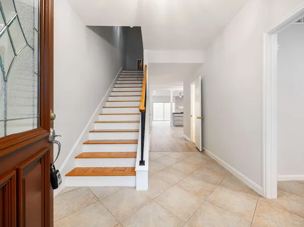 1746 S Gessner Rd, Houston, TX 77063