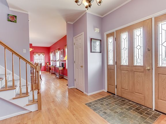 5th image of 78 Halley Dr