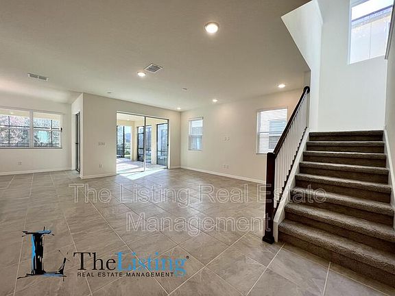 4th image of 1849 Tropical Palms Cir