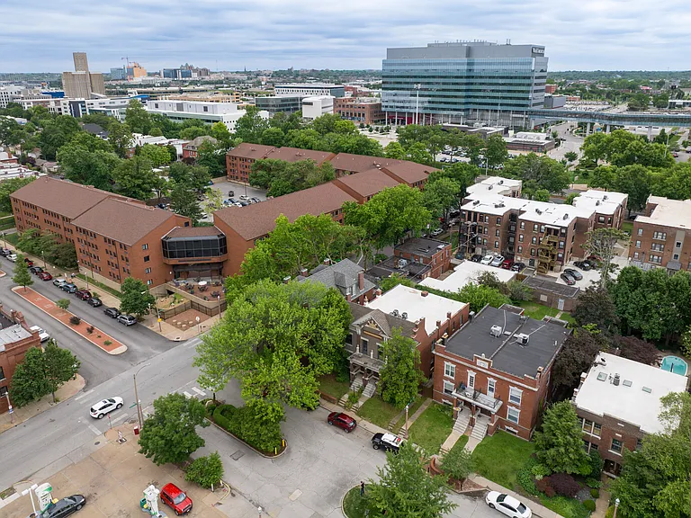 4400 Laclede Ave #3 — Photo 43