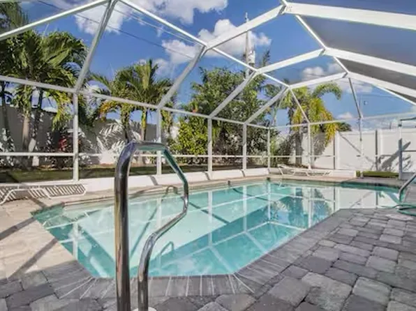 677 97th Ave N, Naples, FL 34108