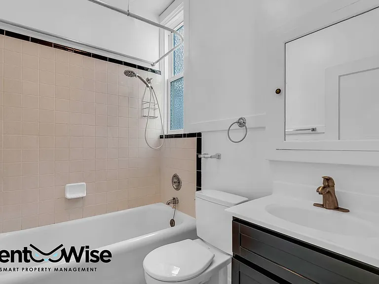 1341 Union St #10 — Photo 32
