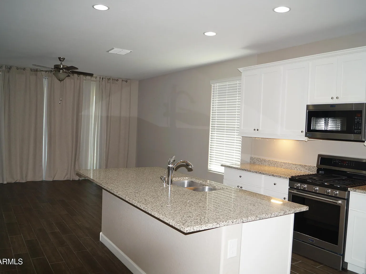 3 bed, 1570 sqft, $2,600 — Photo 3