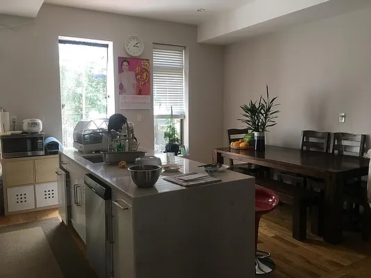 Rented by R New York | media 2