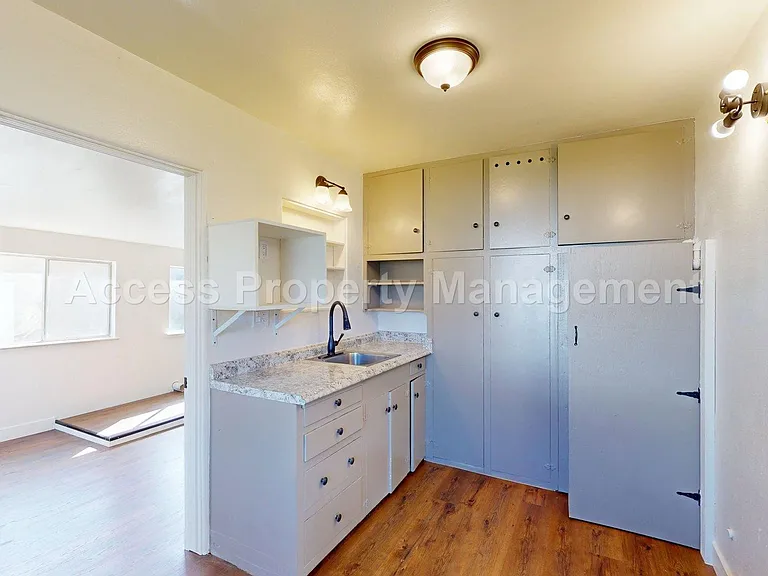 124 Walden St — Photo 8