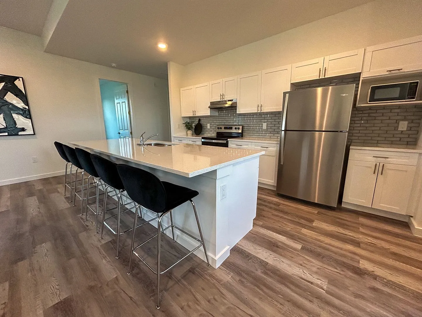 Stunning New Construction Home in Desirable Cape Coral Neighborhood - Modern Design, Spacious Lay... — Photo 2
