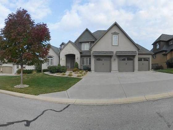 1st image of 2412 NE Lake Breeze Dr