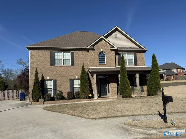 218 Woodgrove Dr NW, Madison, AL 35757