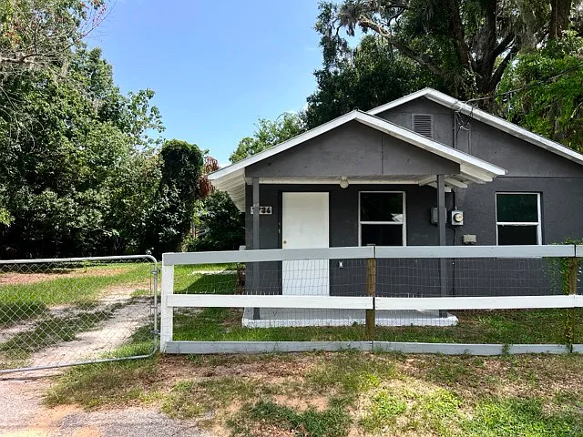1736 SW 2nd St