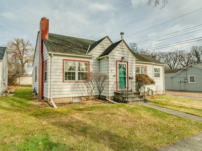 910 E F Ave, Bismarck, ND, 58501