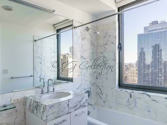 5th image of 9 W 31st St APT 34b
