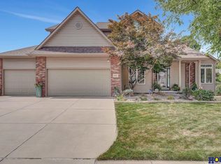 7417 Elk Creek Dr, Lincoln, NE 68516