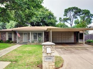 1704 Manchester Dr, Arlington, TX 76012