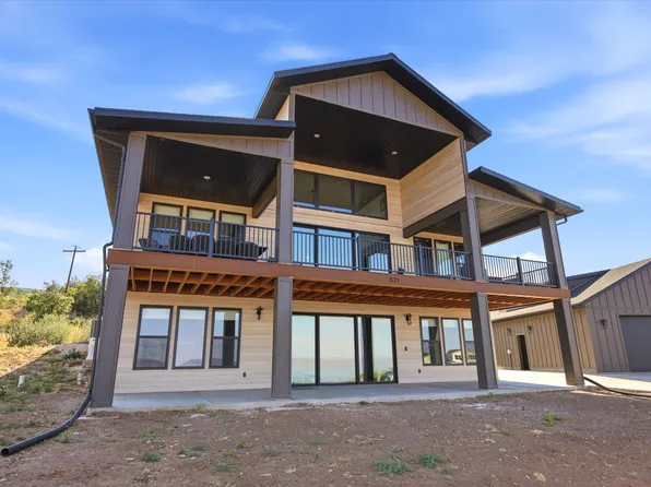 571 W Coopers Cir, Garden City, UT 84028