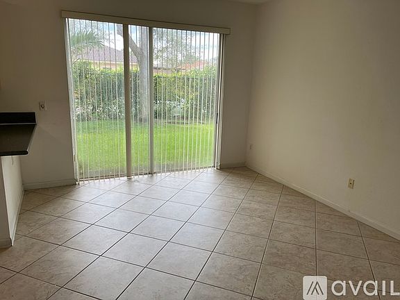 4th image of 352 NE 21st Ave #352