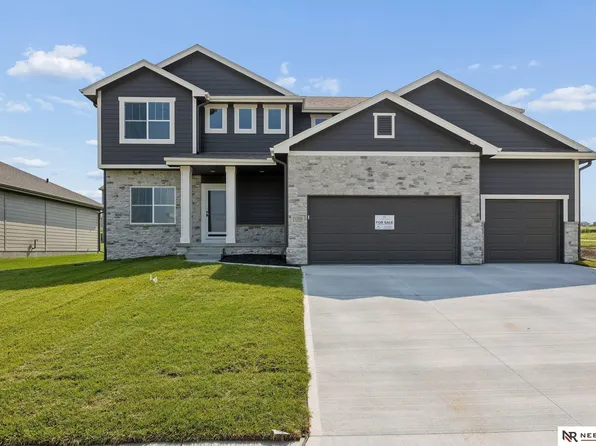 11209 N 173rd St, Bennington, NE 68007