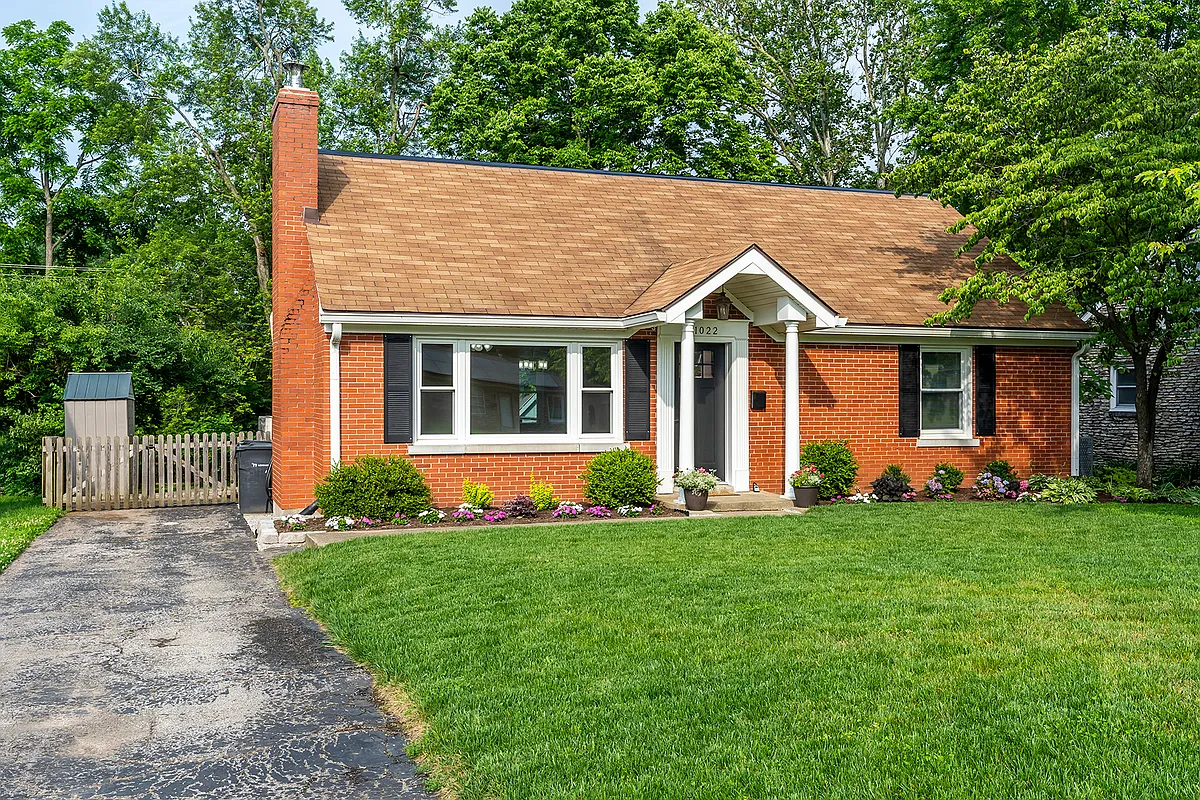 Building Photo - 1022 Della Dr