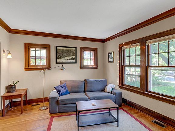 3rd image of 3649 3rd Ave S #1