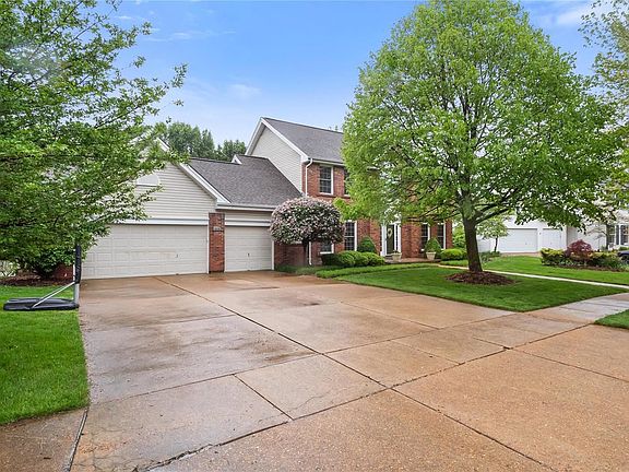 2nd image of 18131 Sunny Top Ct