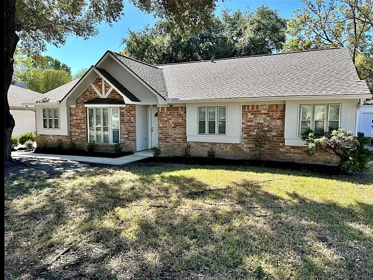4310 Cinnabar Dr — Photo 1