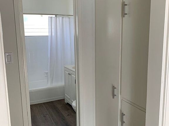 3rd image of 1515 Beloit Ave #9