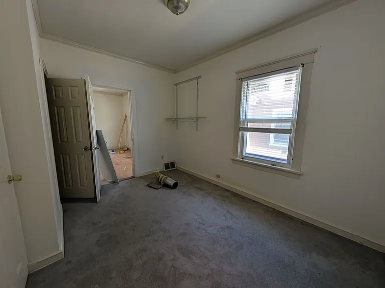 3244-3246 N Oakland Ave — Photo 8