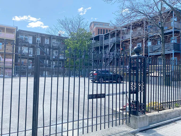 139 Border St #2B — Photo 10