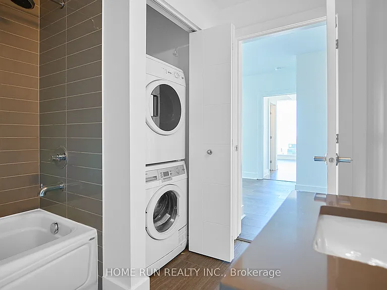 40 Nepean St #2703 — Photo 25