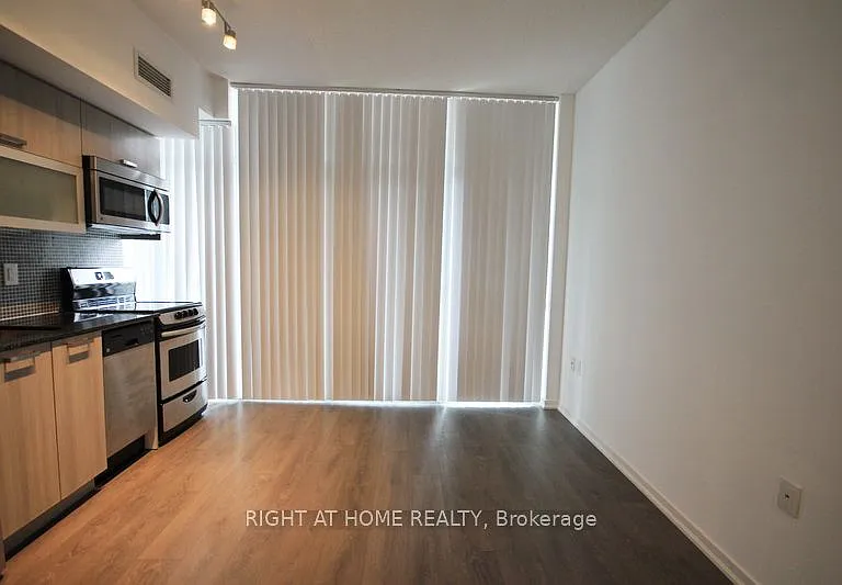 36 Lisgar St #831W — Photo 14